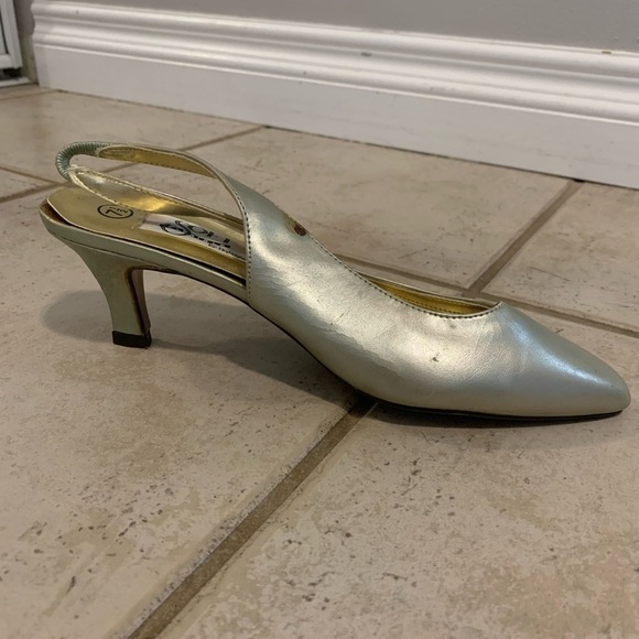Vintage Y2K SOFT by Highlights Metallic Silver/Gold Slingback Kitten Heels 7.5 - Picture 5 of 9